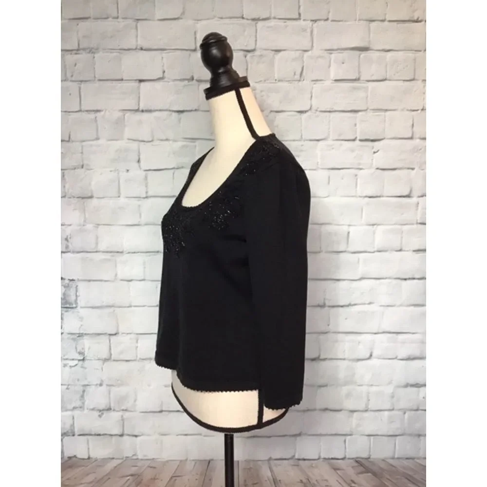 Jones New York Sz M black sweater w/ beaded